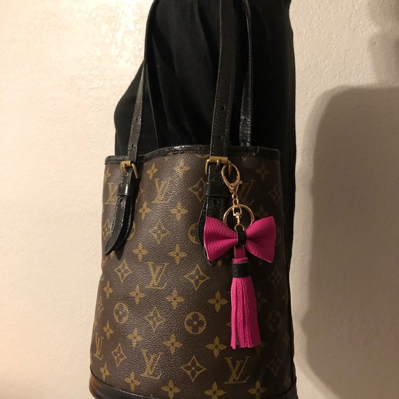 Louis Vuitton Handbags - ❤️Authentic Louis Vuitton Monogram Bucket PM Purse